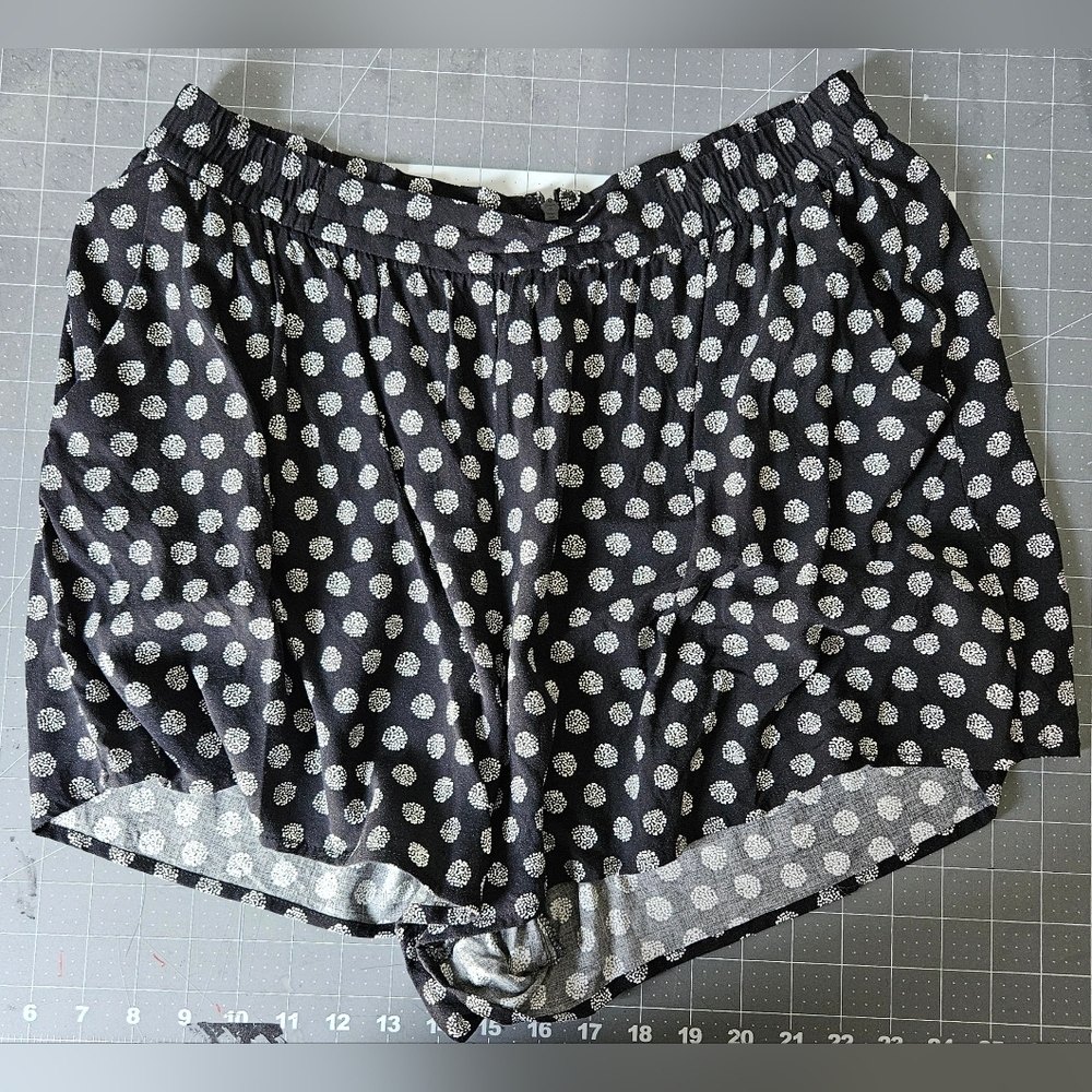 Fossil Black and White Polka Dot High Waist Short w/ Pockets